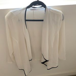 Super cute black & white open top